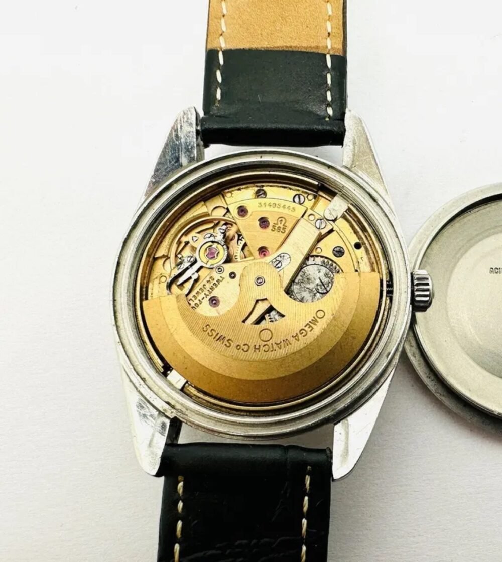 Red Vintage Omega Seamaster Automatic 1970s - Image 7