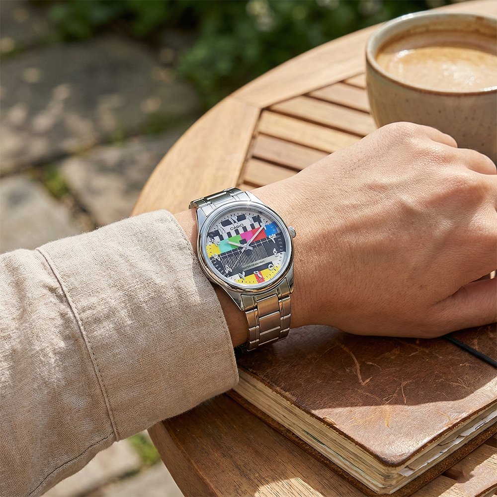 Casio Retro TV Color Bar Watch - Arabic Dial | ساعة كاسيو بتصميم شاشة التلفاز الكلاسيكية - أرقام عربية - Image 5